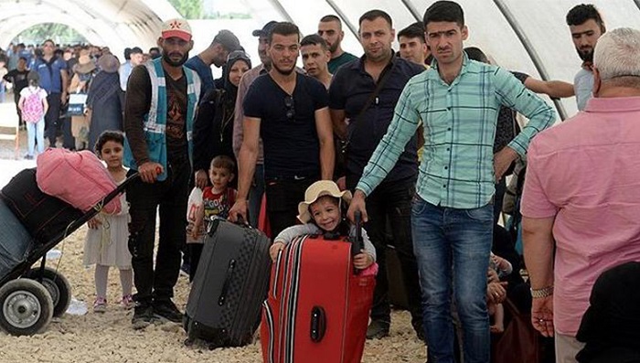 Zaytung - Beş Yıldır AB'yle Yaşanan Her Krizde Avrupa'ya Gönderilme Müjdesi  Alan Suriyeli Mülteciler, Artık Umutlarını Yitirmeye Başlıyor...